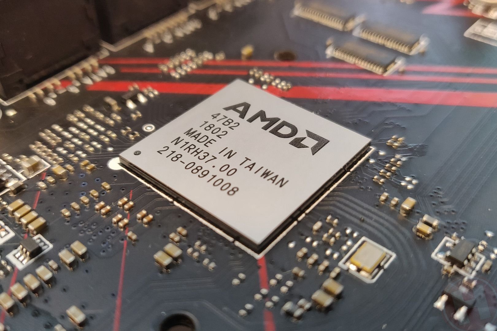Какую материнскую плату AMD выбрать в 2020 году?